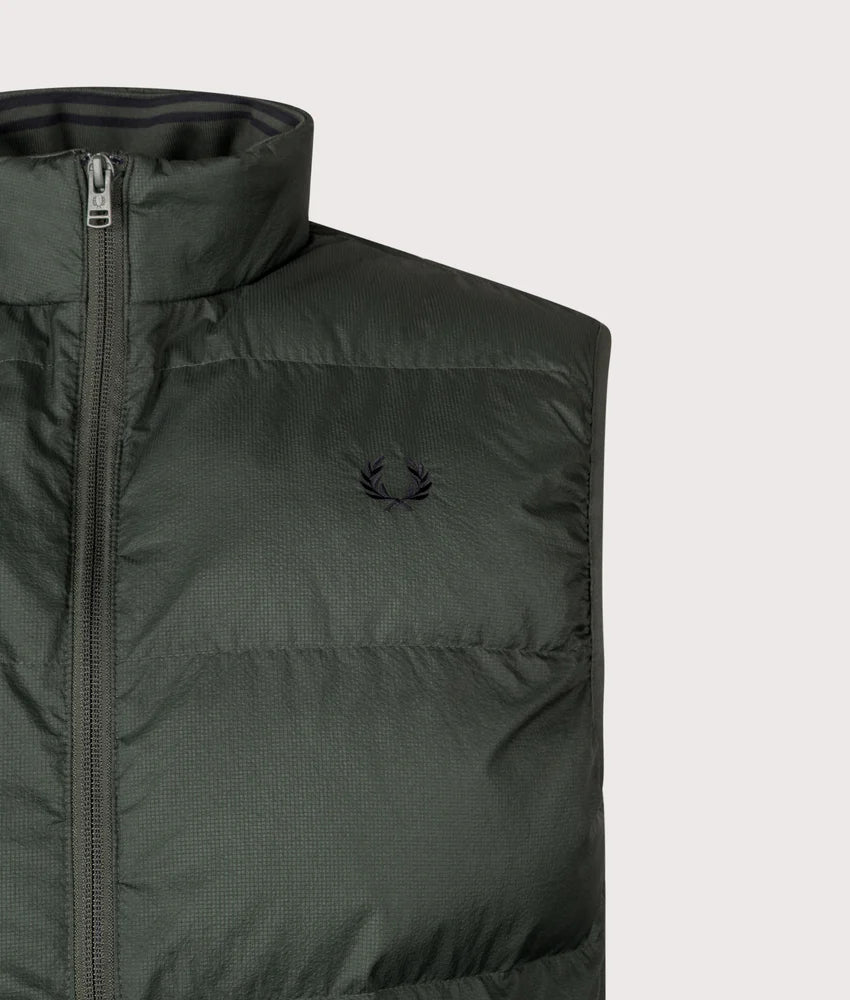 FRED PERRY INSULATED PUFFA GILET COURT GREEN MEDIUM RRP £140 BNWT