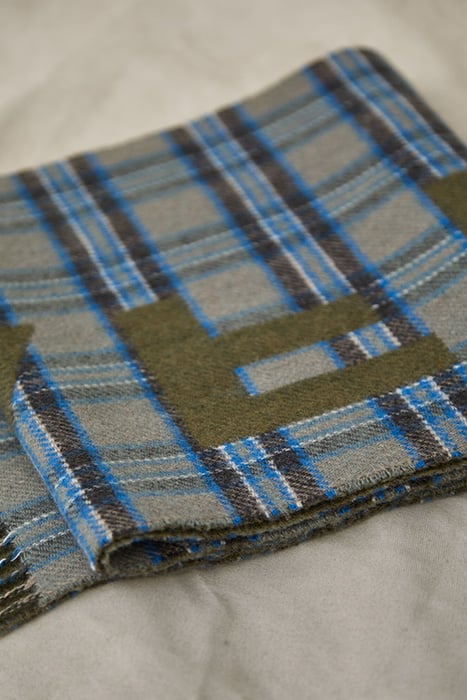 BELSTAFF SIGNATURE CHECK CASHMERE/WOOL BLEND SCARF DARK OLIVE RRP £215 BNWT