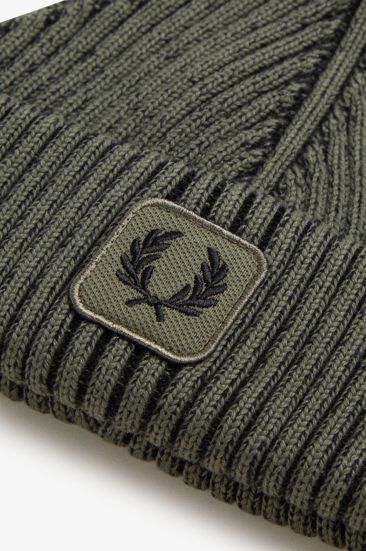FRED PERRY COMBED COTTON RIBBED BEANIE HAT LAUREL WREATH GREEN RRP £55 BNWT