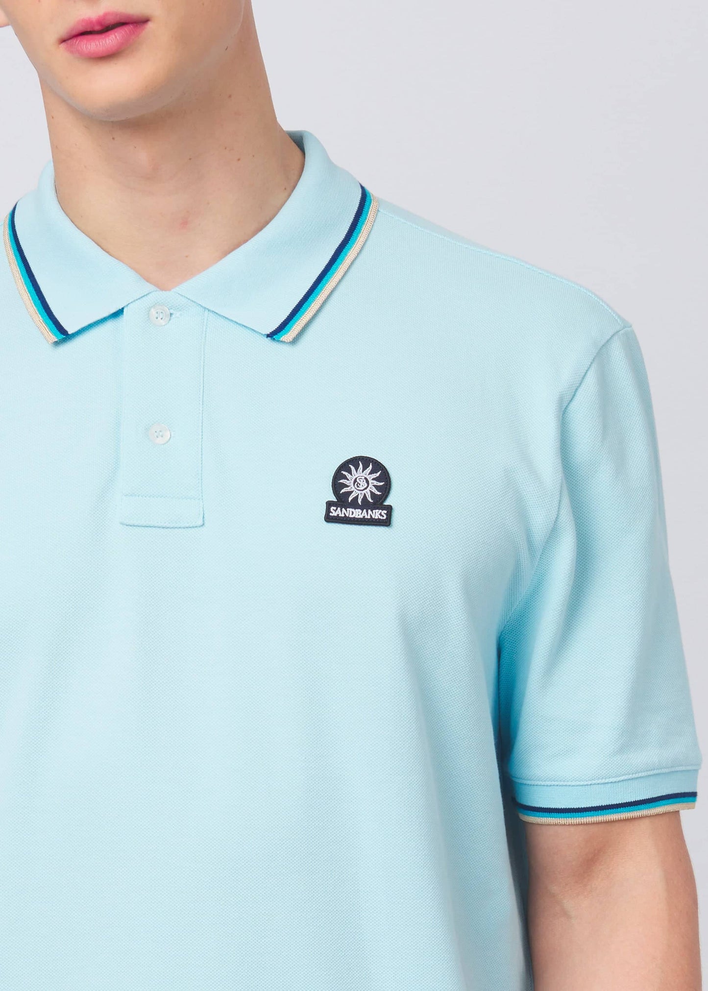 SANDBANKS BADGE LOGO TIPPED POLO SHIRT CRYSTAL BLUE RRP £115 BNWT
