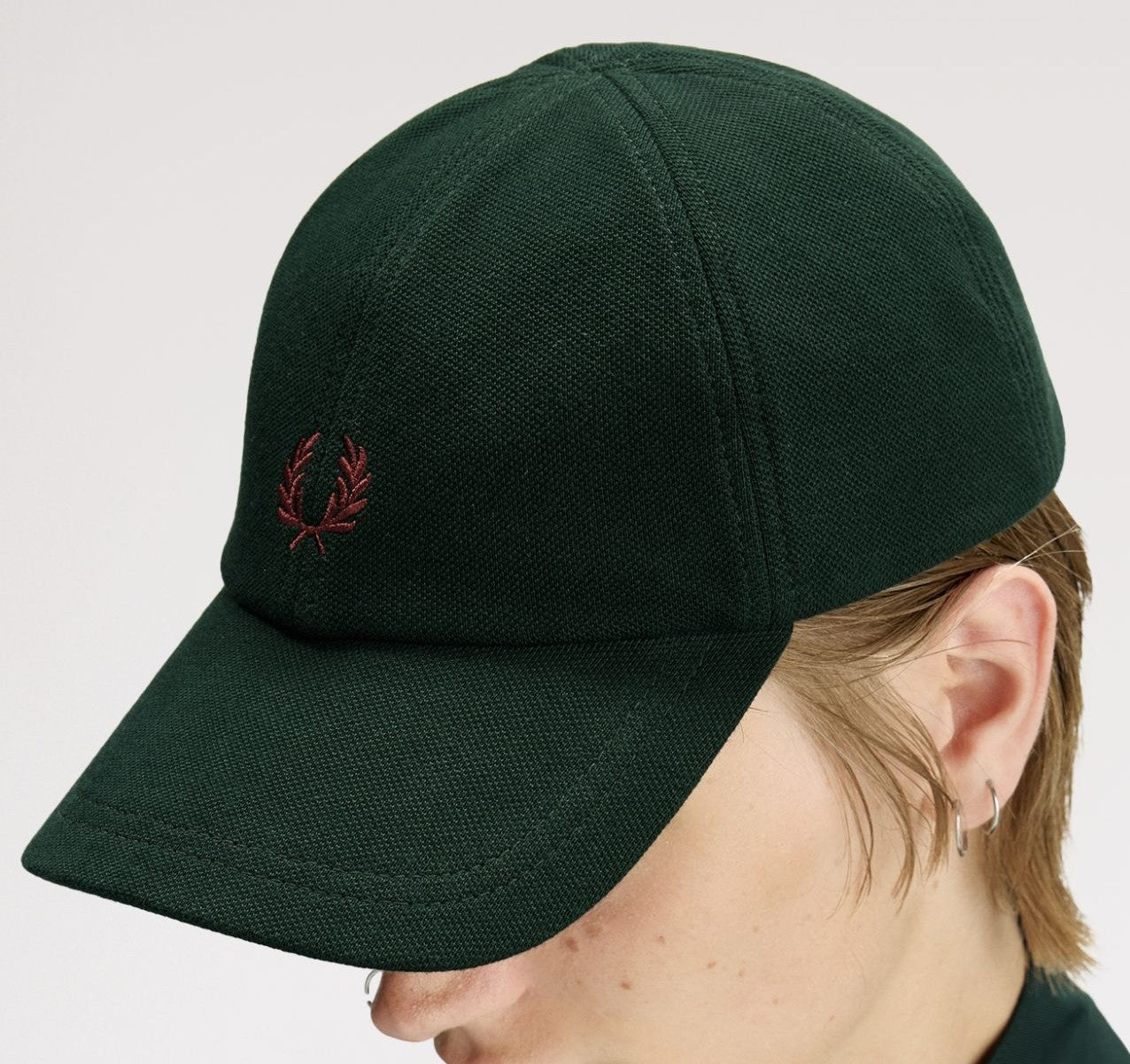 FRED PERRY PIQUE COTTON 6 PANEL BASEBALL CAP GRASSROOTS GREEN/OXBLOOD RRP £50 BNWT