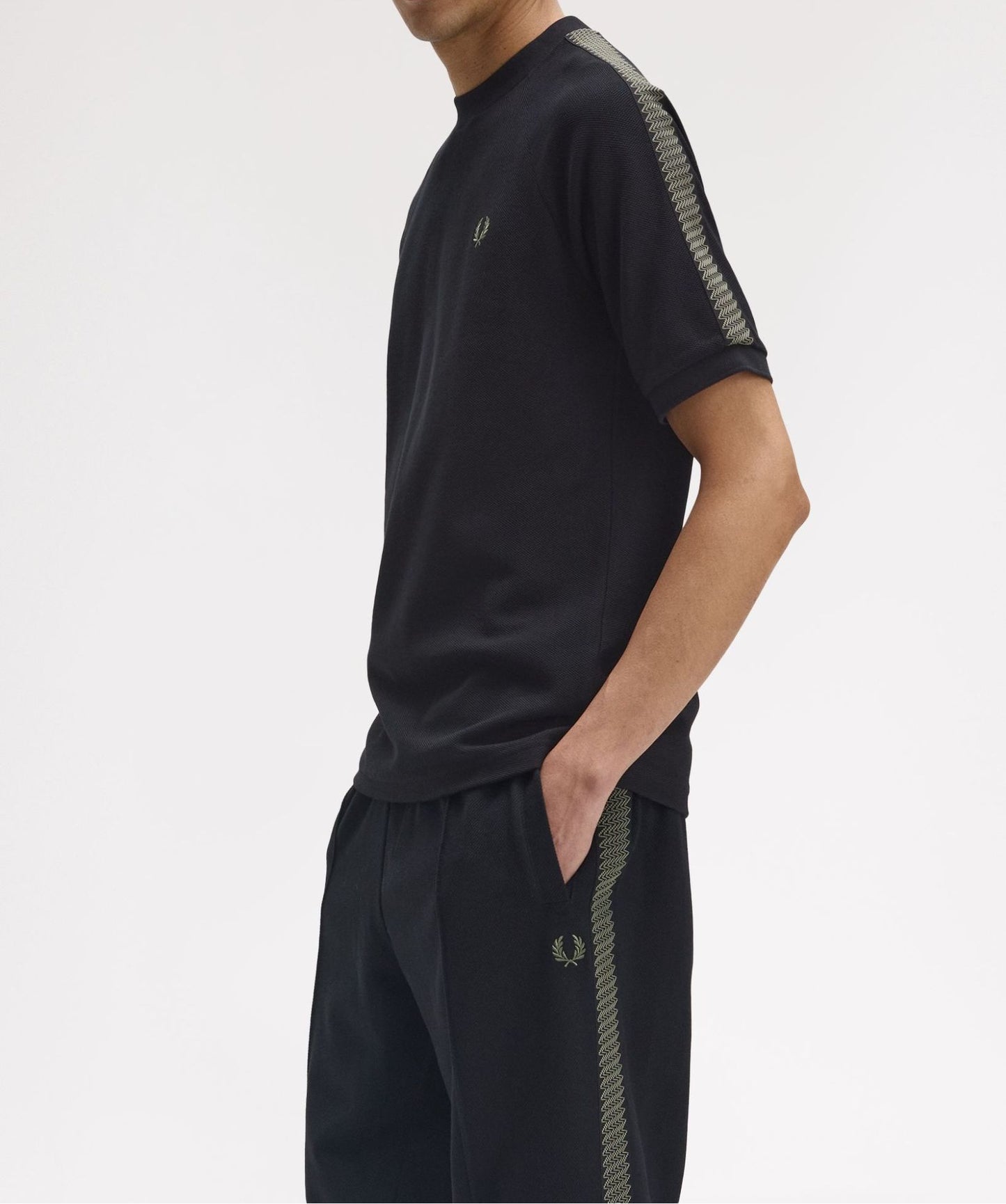 FRED PERRY TENNIS GRIP TAPE PIQUE COTTON T-SHIRT BLACK LARGE RRP £65 BNWT