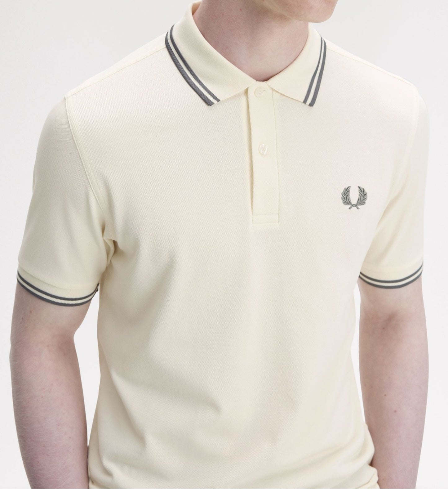FRED PERRY TWIN TIPPED PIQUE POLO SHIRT ECRU/STOCKPORT BLUE RRP £80 BNWT