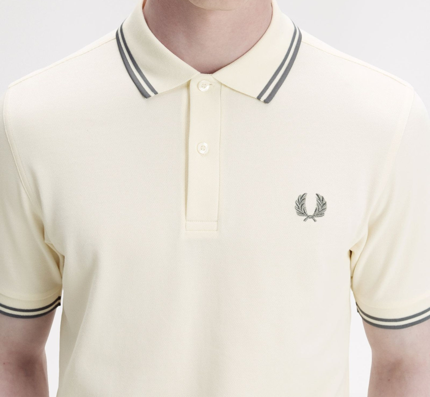 FRED PERRY TWIN TIPPED PIQUE POLO SHIRT ECRU/STOCKPORT BLUE RRP £80 BNWT