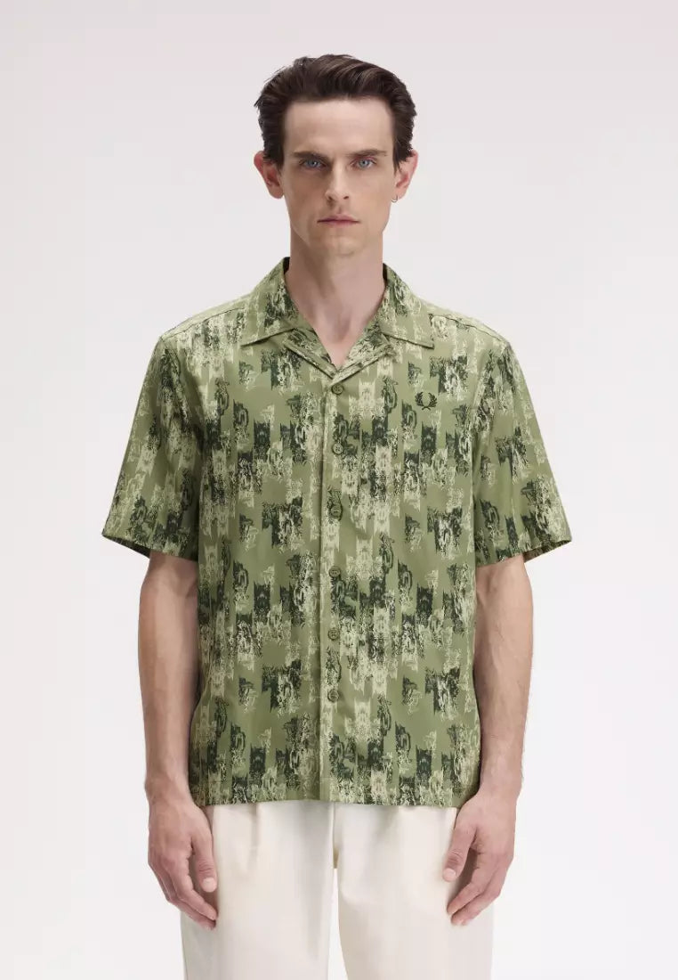 FRED PERRY ABSTRACT PRINT REVERE COLLAR SHORT SLEEVE SHIRT OLIVE MINT GREEN XL RRP £119 NEW