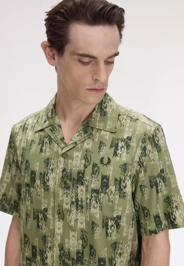 FRED PERRY ABSTRACT PRINT REVERE COLLAR SHORT SLEEVE SHIRT OLIVE MINT GREEN XL RRP £119 NEW